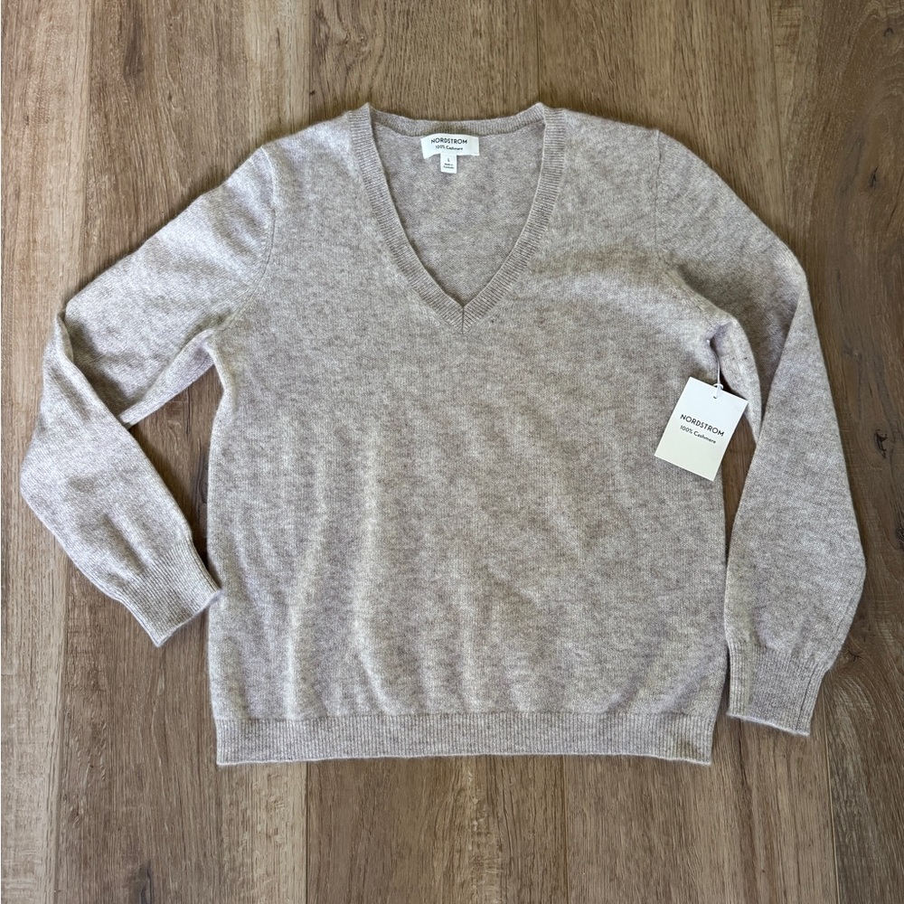 Nordstrom NWT Cashmere V-Neck Sweater